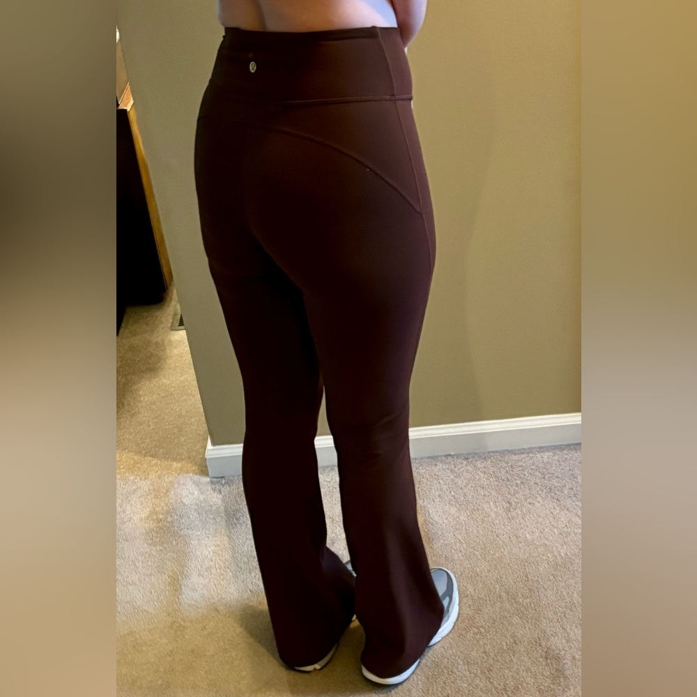 Lululemon Groove High-Rise Flared Pant in Lava Cake Size 6 - Picture 8 of 9